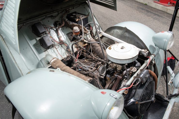 Citroën 2CV 4 × 4 Sahara Front Engine