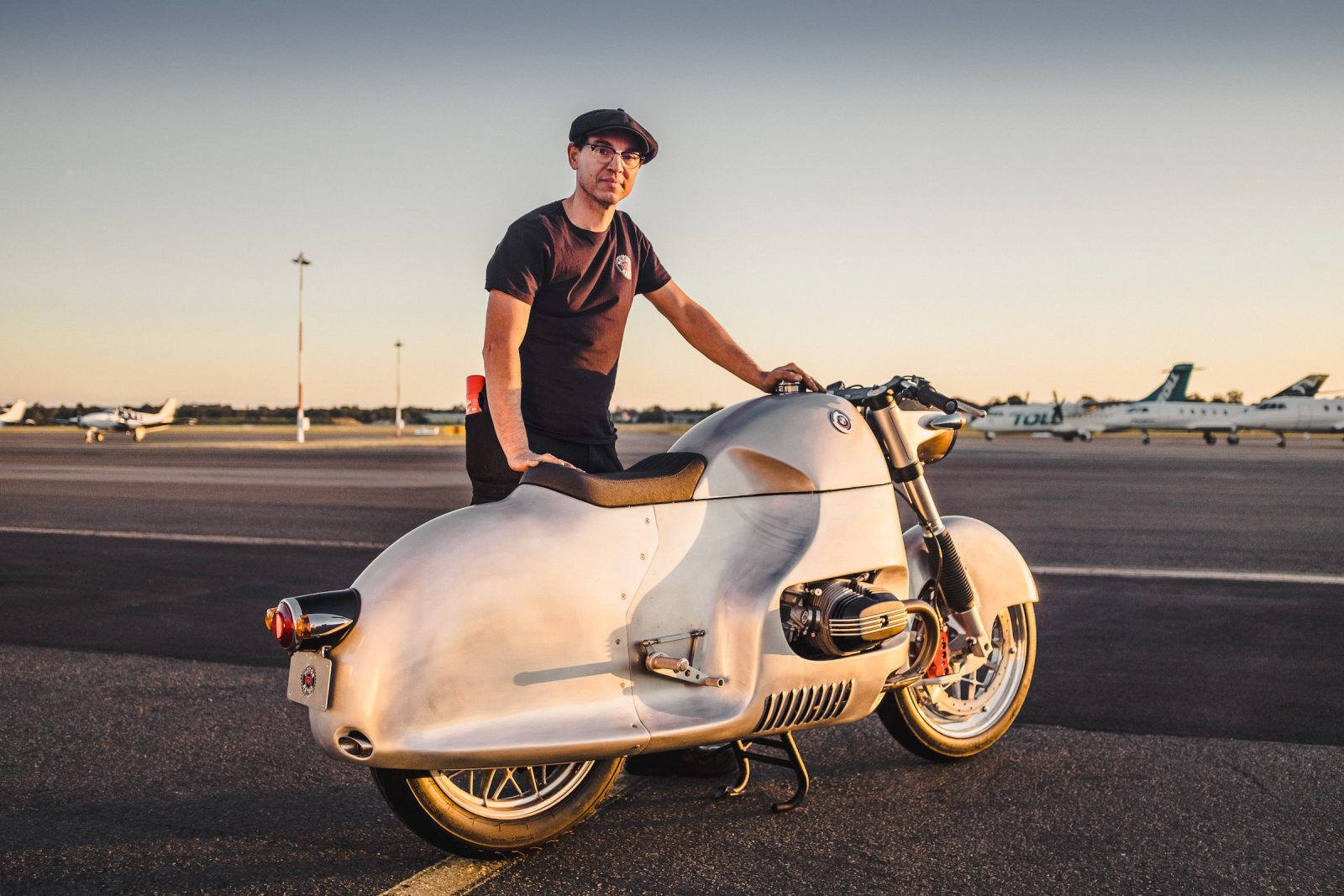 The Aero - A Bespoke Alloy-Bodied BMW R100 RS by MotoRRetro
