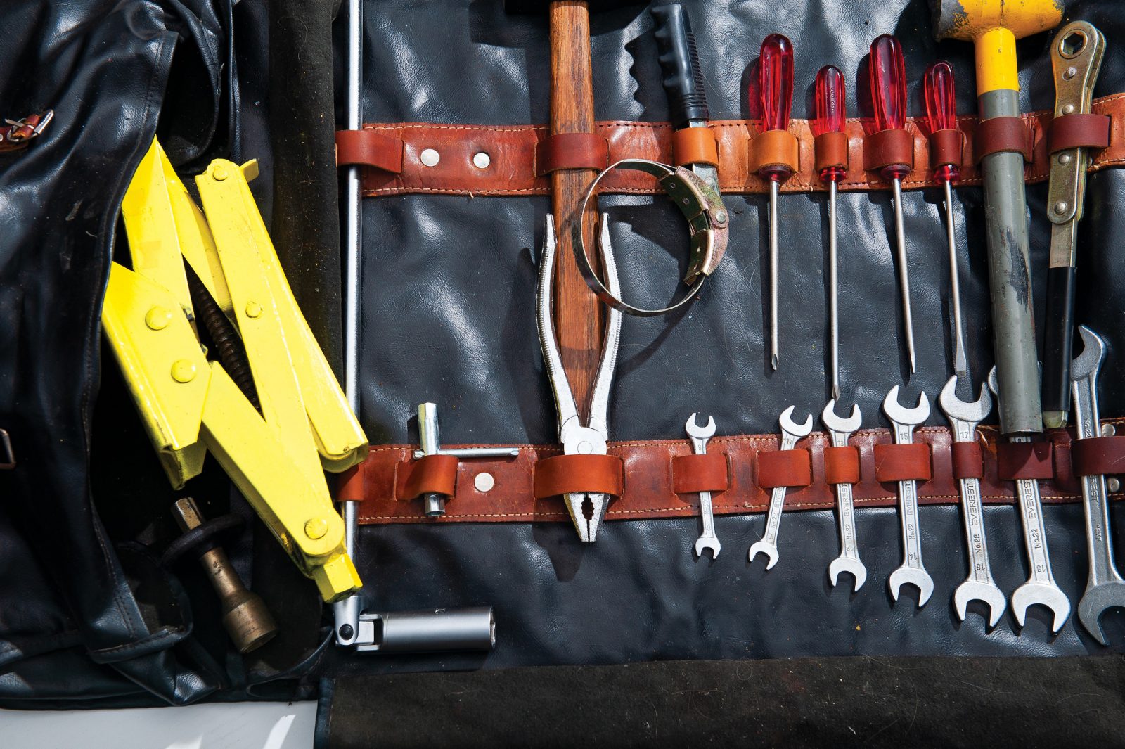 An Original Ferrari 365 GTB/4 Daytona Tool Kit - €7,500 to €10,000