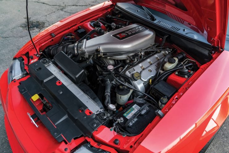 Ford SVT Mustang Cobra R V8 Engine