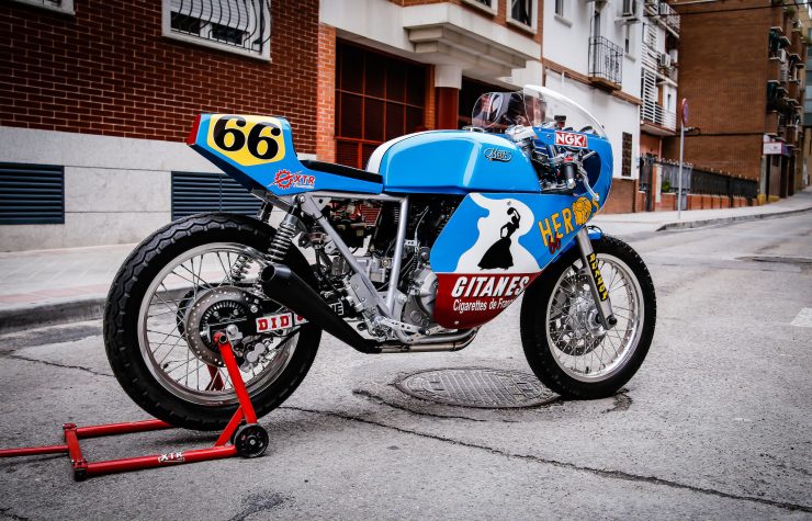 Mash TT 40 Cafe Racer Rear