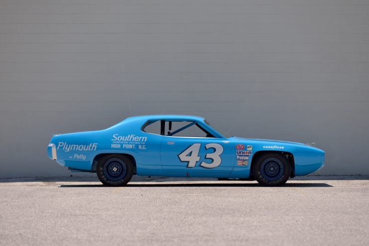 Plymouth Road Runner NASCAR Side