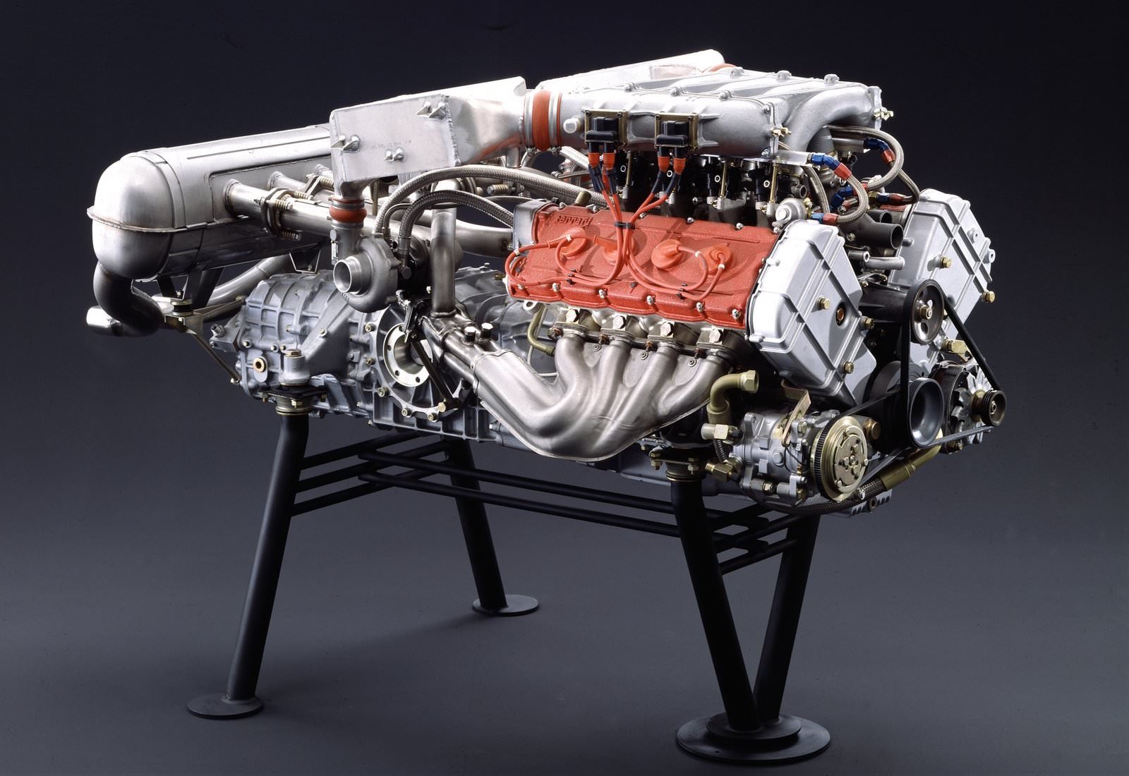 Ferrari-F40-Engine