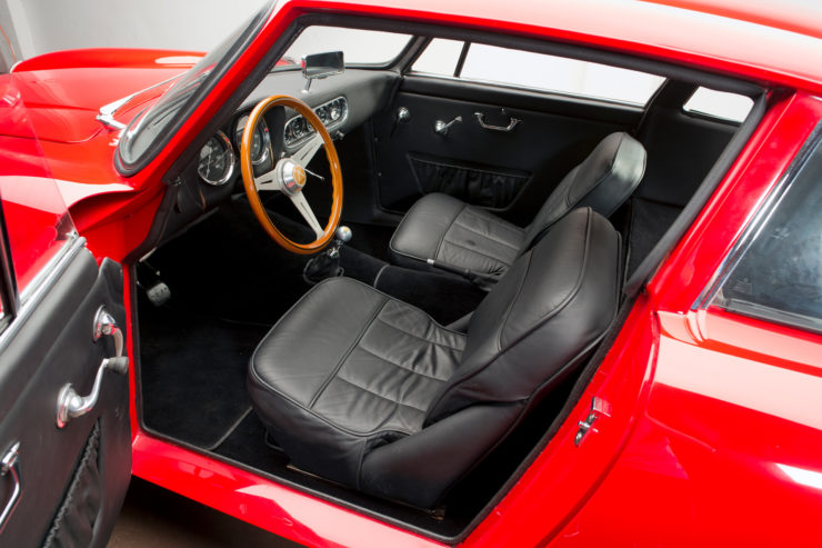 Apollo 3500 GT Interior 2