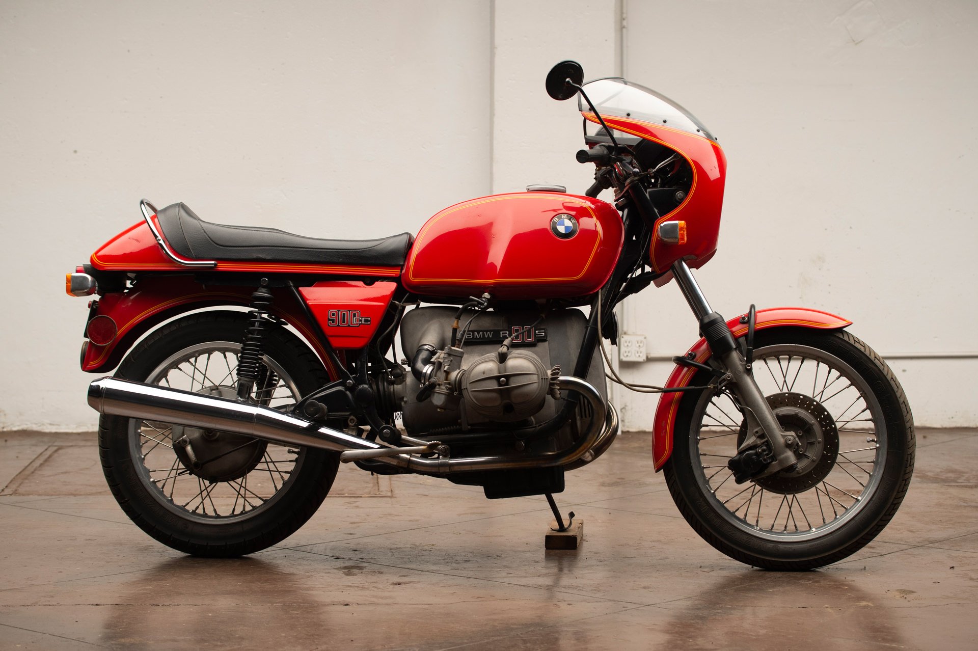 The BMW R90S - The Motorcycle That Launched BMW Into The Modern Age