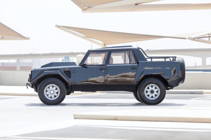 Lamborghini LM002 Side