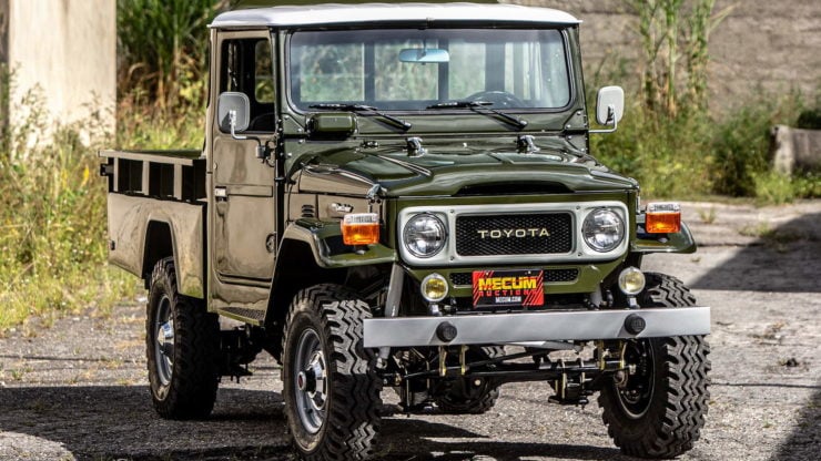 Toyota FJ-45 Land Cruiser Pickup