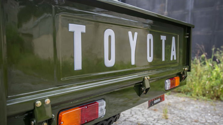 Toyota FJ-45 Land Cruiser Pickup Gate