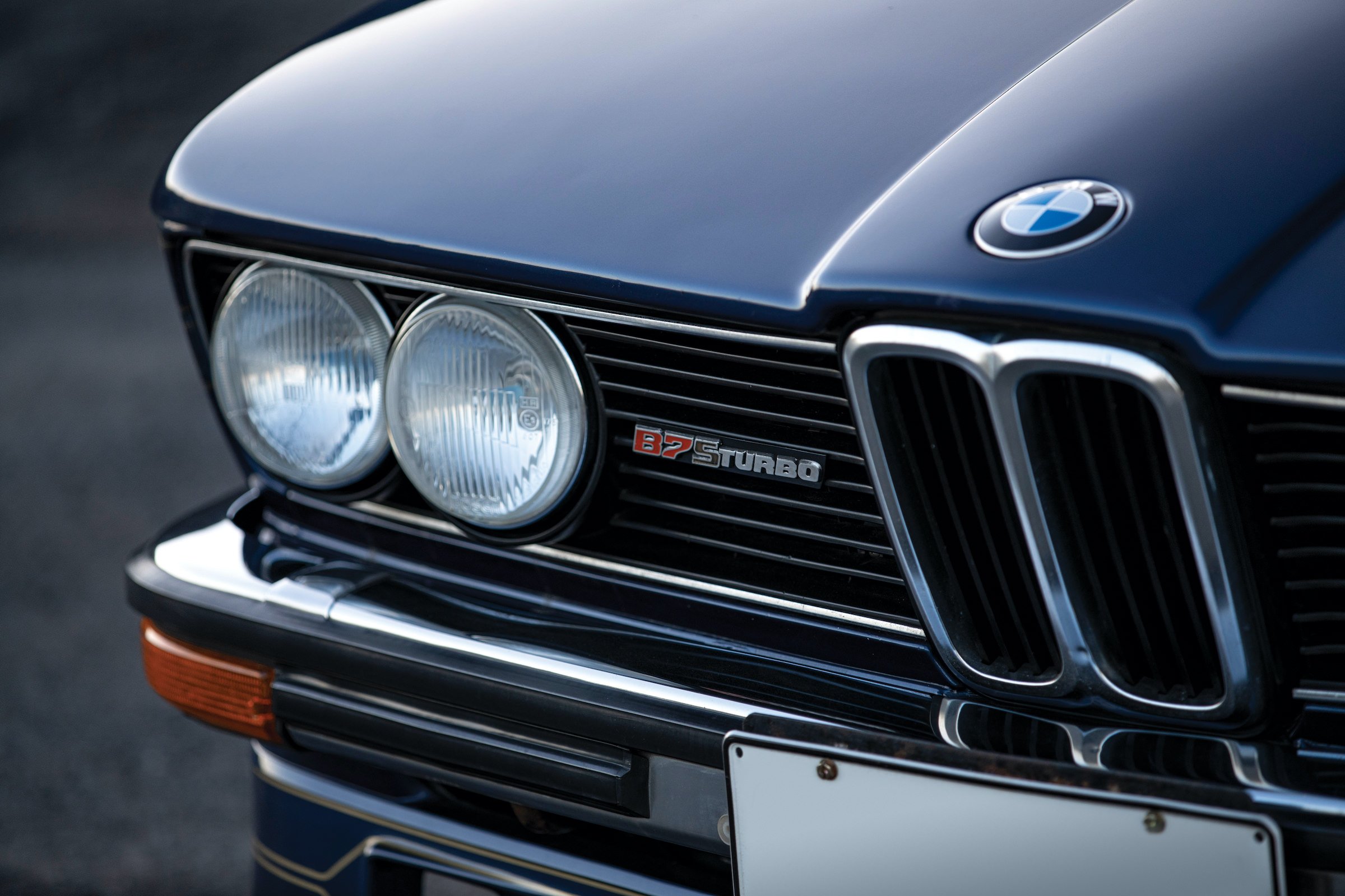 BMW Alpina B7 S Turbo Headlights
