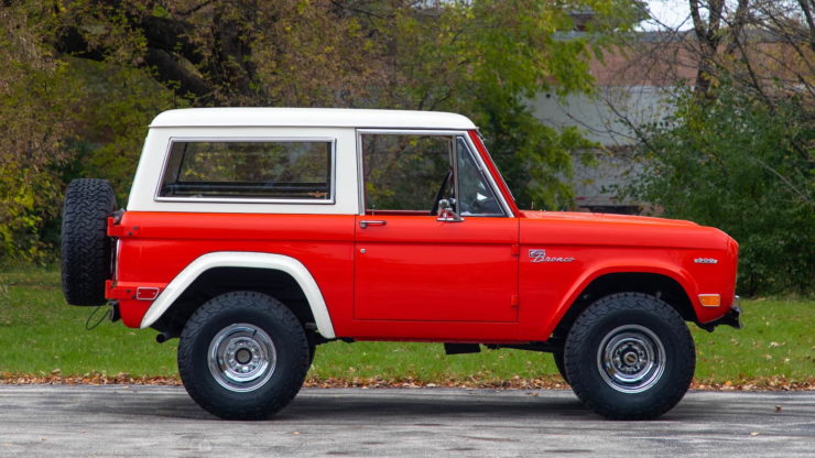 Holman Moody Ford Bronco Prototype - The Bronco Hunter Side 1