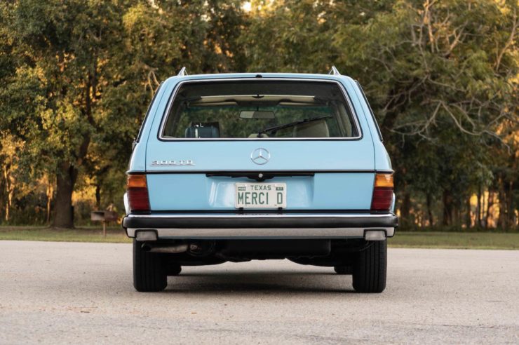 Mercedes-Benz 300TD Station Wagon Back