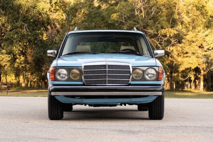 Mercedes-Benz 300TD Station Wagon Front