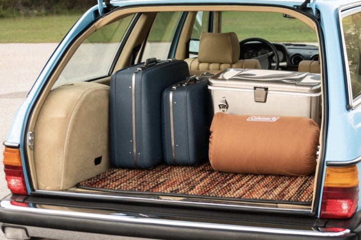 Mercedes-Benz 300TD Station Wagon Luggage