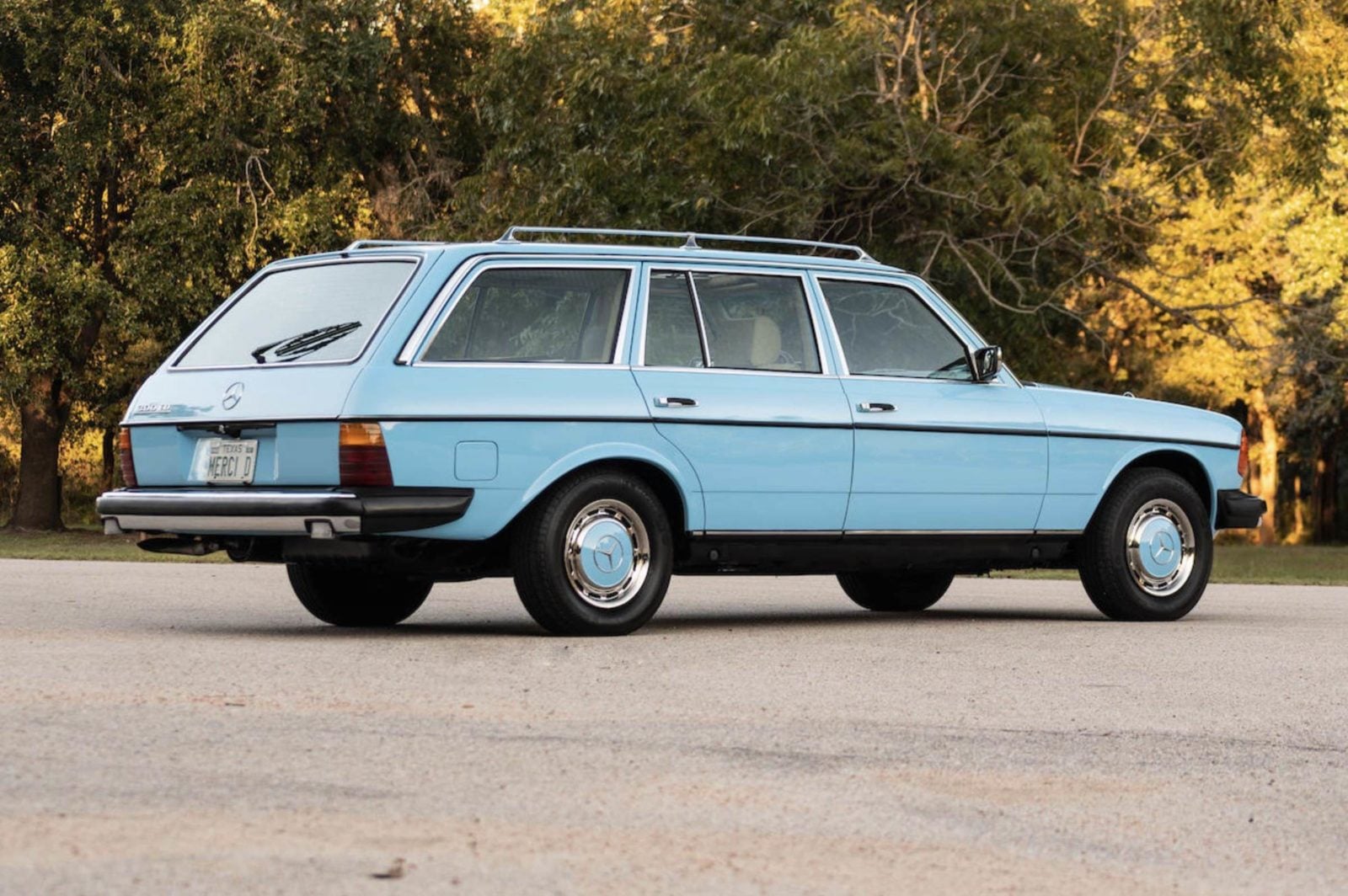 Mercedes-Benz 300TD W123 Station Wagon - The Best German Daily Driver ...