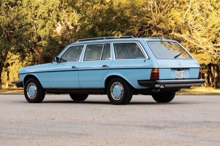 Mercedes-Benz 300TD Station Wagon Rear 3