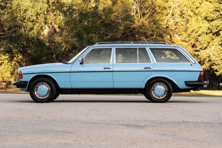 Mercedes-Benz 300TD Station Wagon Side 2