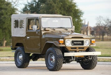 Toyota FJ40 Land Cruiser Soft-Top