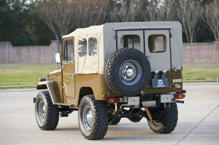 Toyota FJ40 Land Cruiser Soft-Top Rear