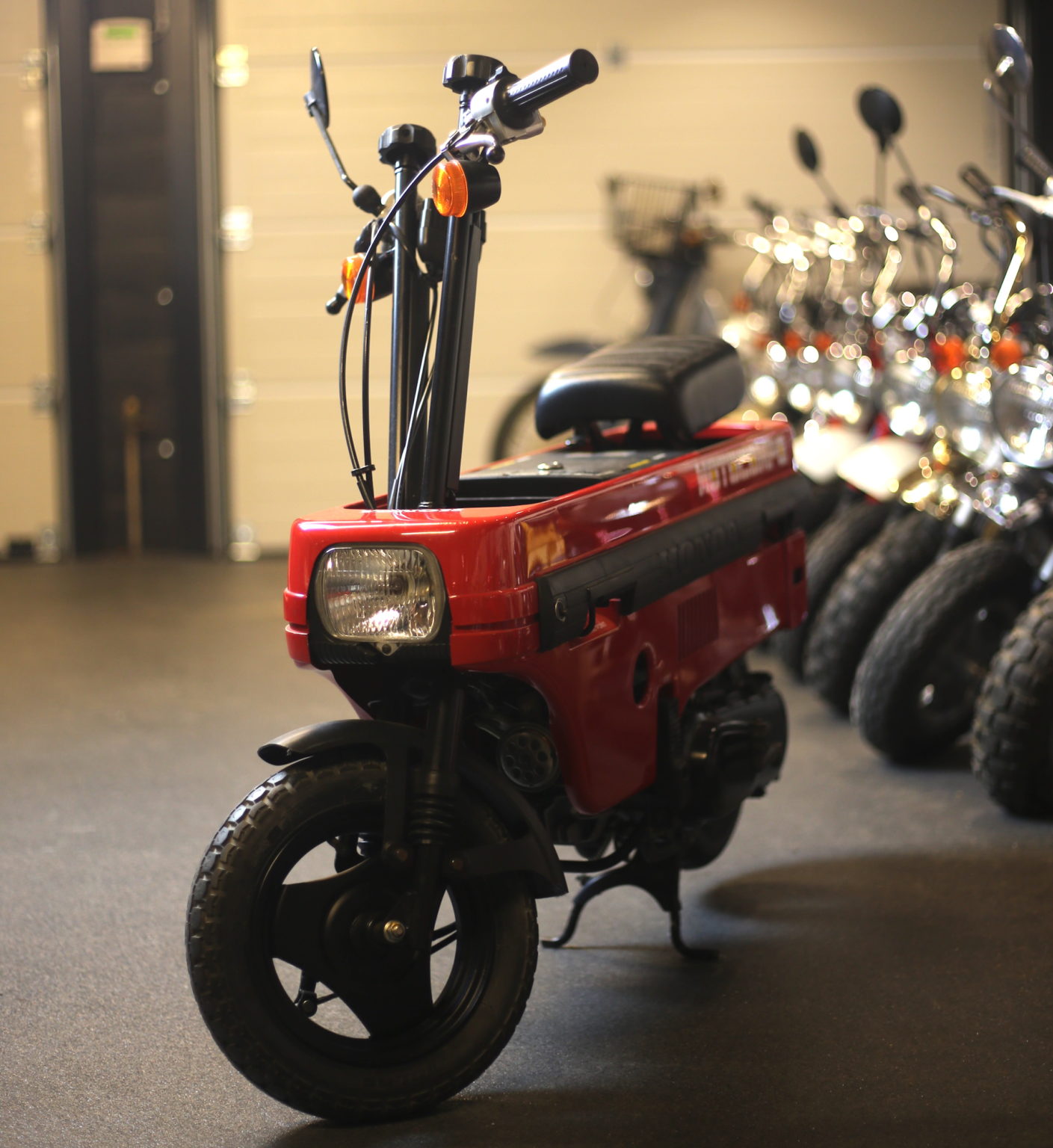 The Honda Motocompo - An Iconic 1980s-Era Scooter That Fits In Your Trunk