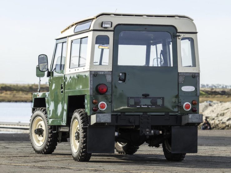 LAND ROVER LIGHTWEIGHT BACK