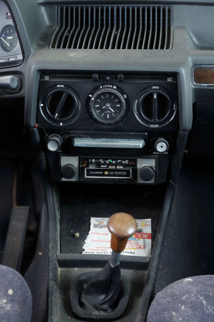 BMW 525 E12 Console