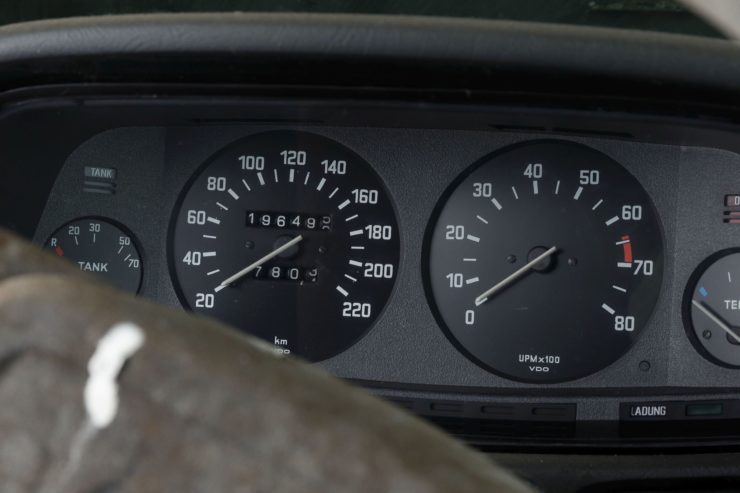 BMW 525 E12 Gauges