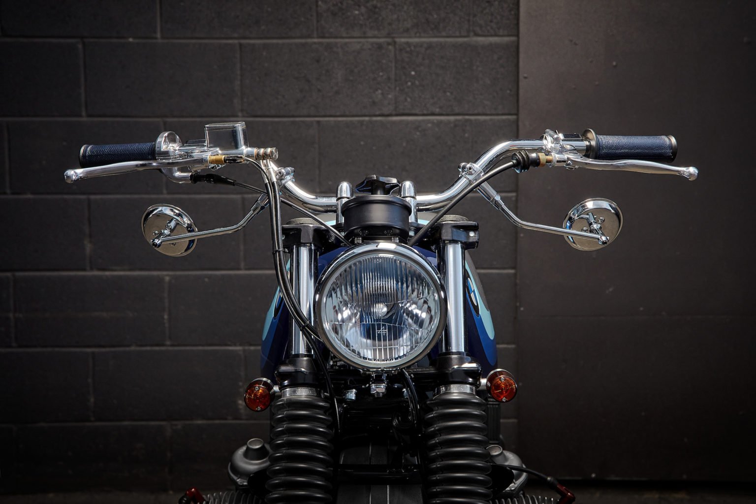 An Australian Custom BMW R100RT - The Ellaspede EB882