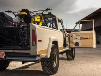 Jeep J10 Golden Eagle Pickup Back 1