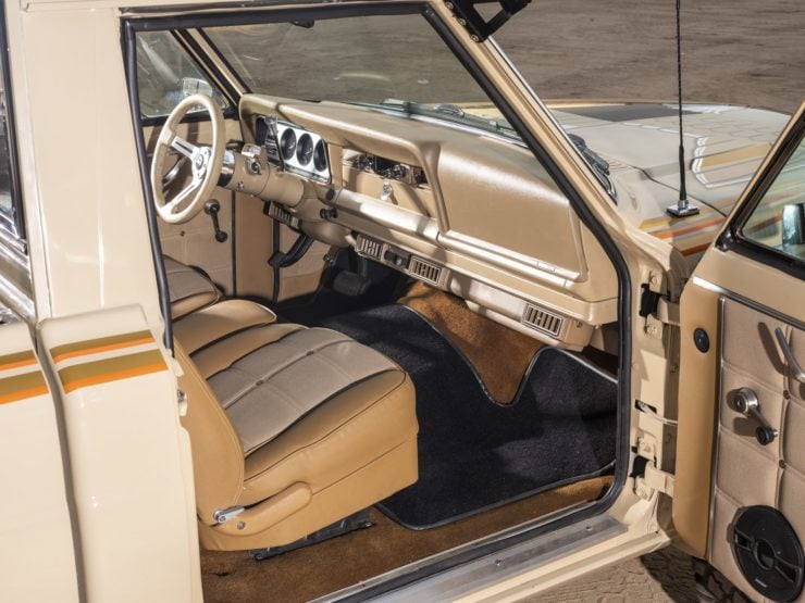 Jeep J10 Golden Eagle Pickup Interior