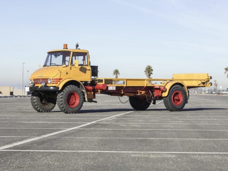 Mercedes-Benz Unimog Car Hauler Side 2