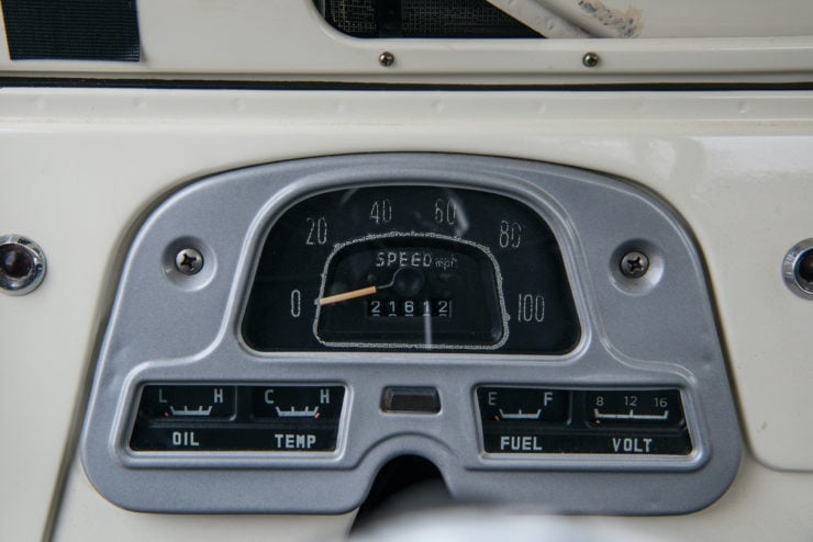 Toyota FJ45 Land Cruiser Dashboard