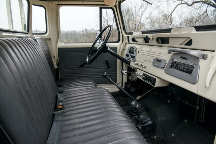 Toyota FJ45 Land Cruiser Interior