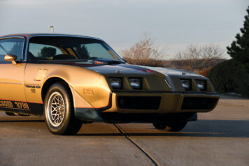 DKM Pontiac Macho Trans Am T:A Front