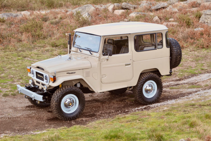 Toyota Land Cruiser FJ40 V8