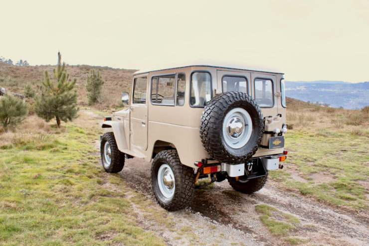 Toyota Land Cruiser FJ40 Back