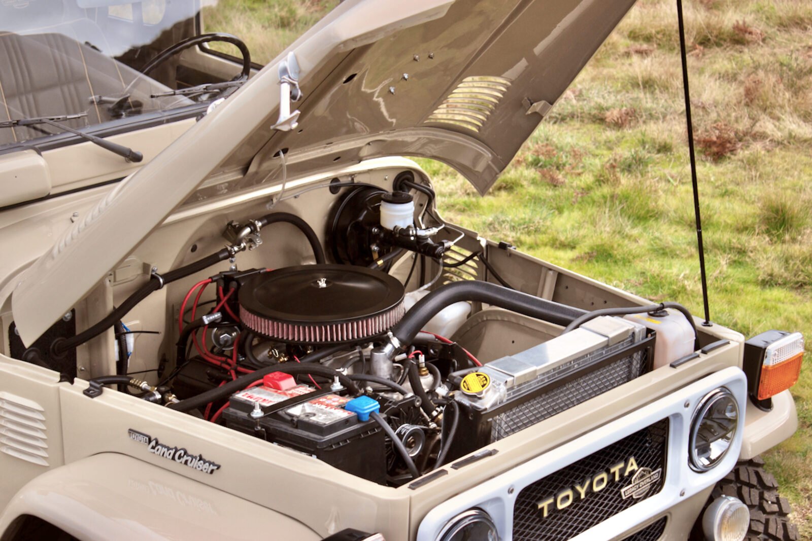 Toyota Land Cruiser FJ40 Engine Bay