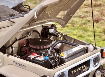 Toyota Land Cruiser FJ40 Engine Bay