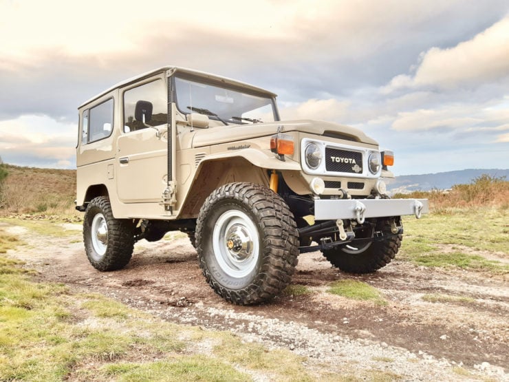 Toyota Land Cruiser FJ40 Steel Wheels