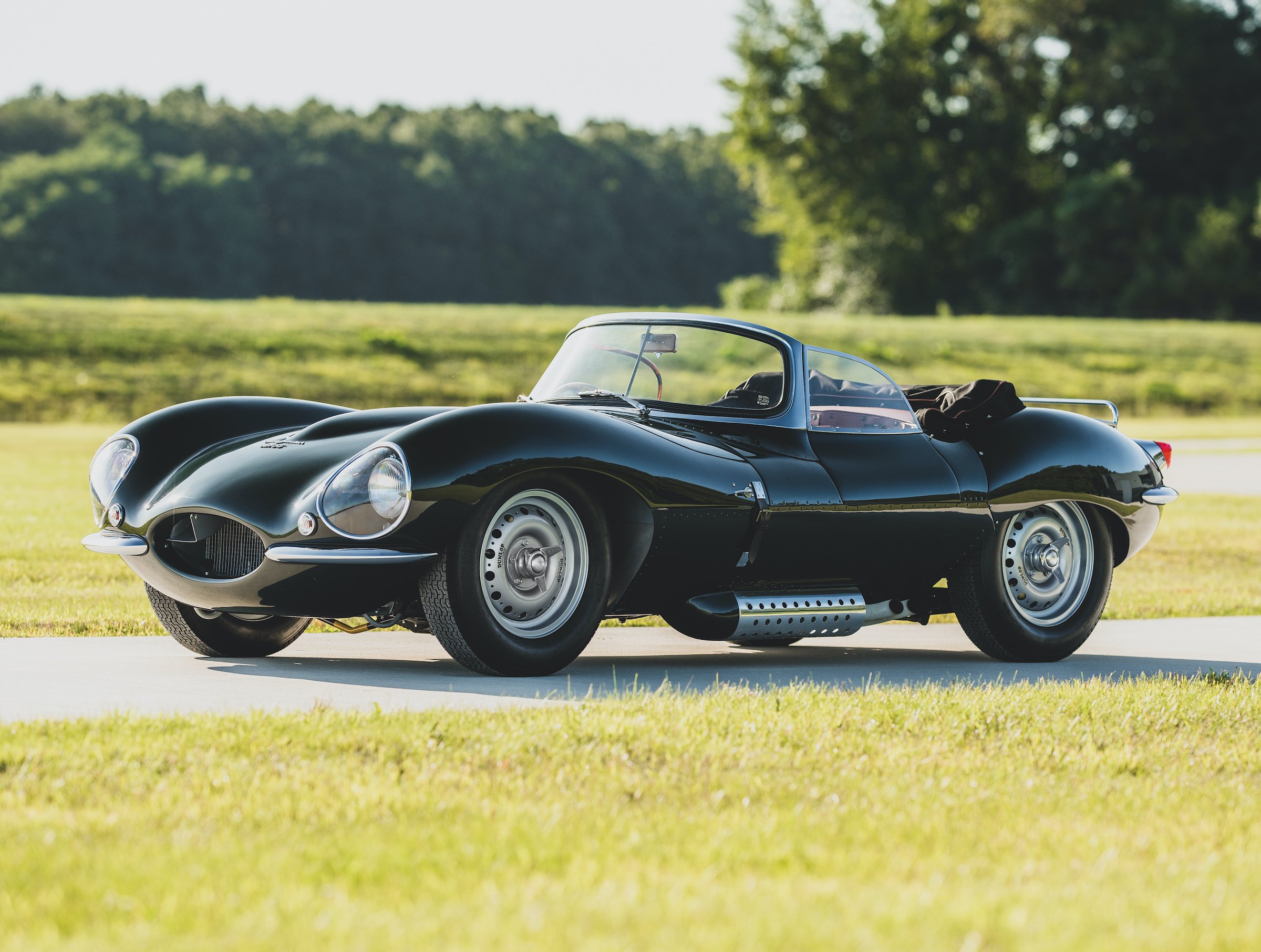 Jaguar C-Type continuation car brings back 1950s racing icon