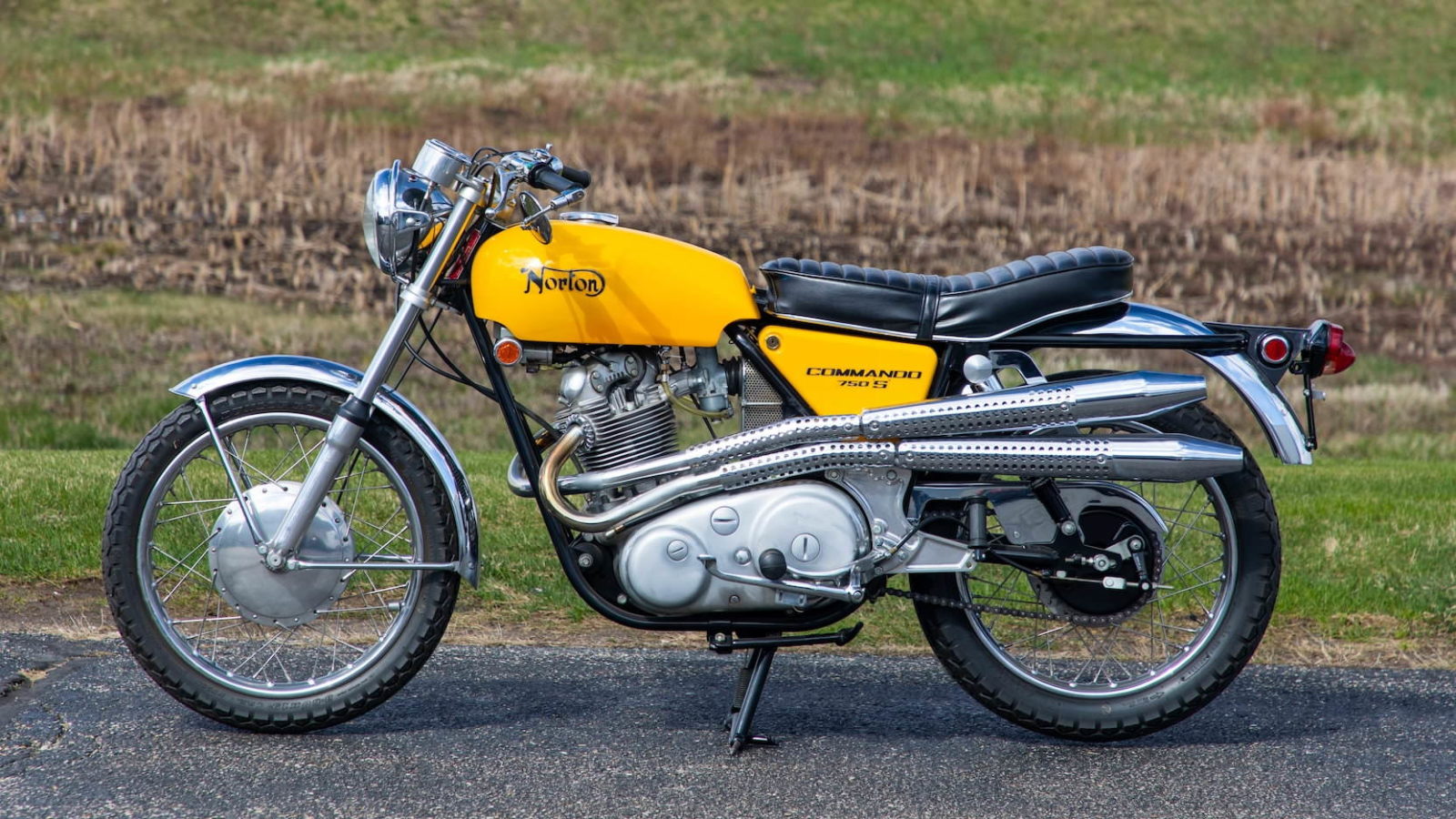 The Norton Commando 750 S - A British Superbike Icon