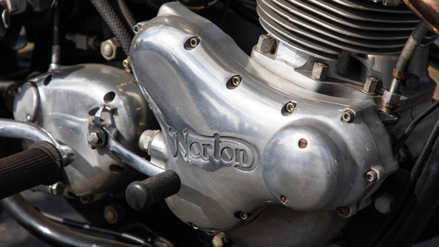 The Norton Commando 750 S A British Superbike Icon 8998