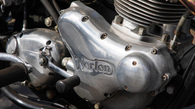 Norton Commando 750