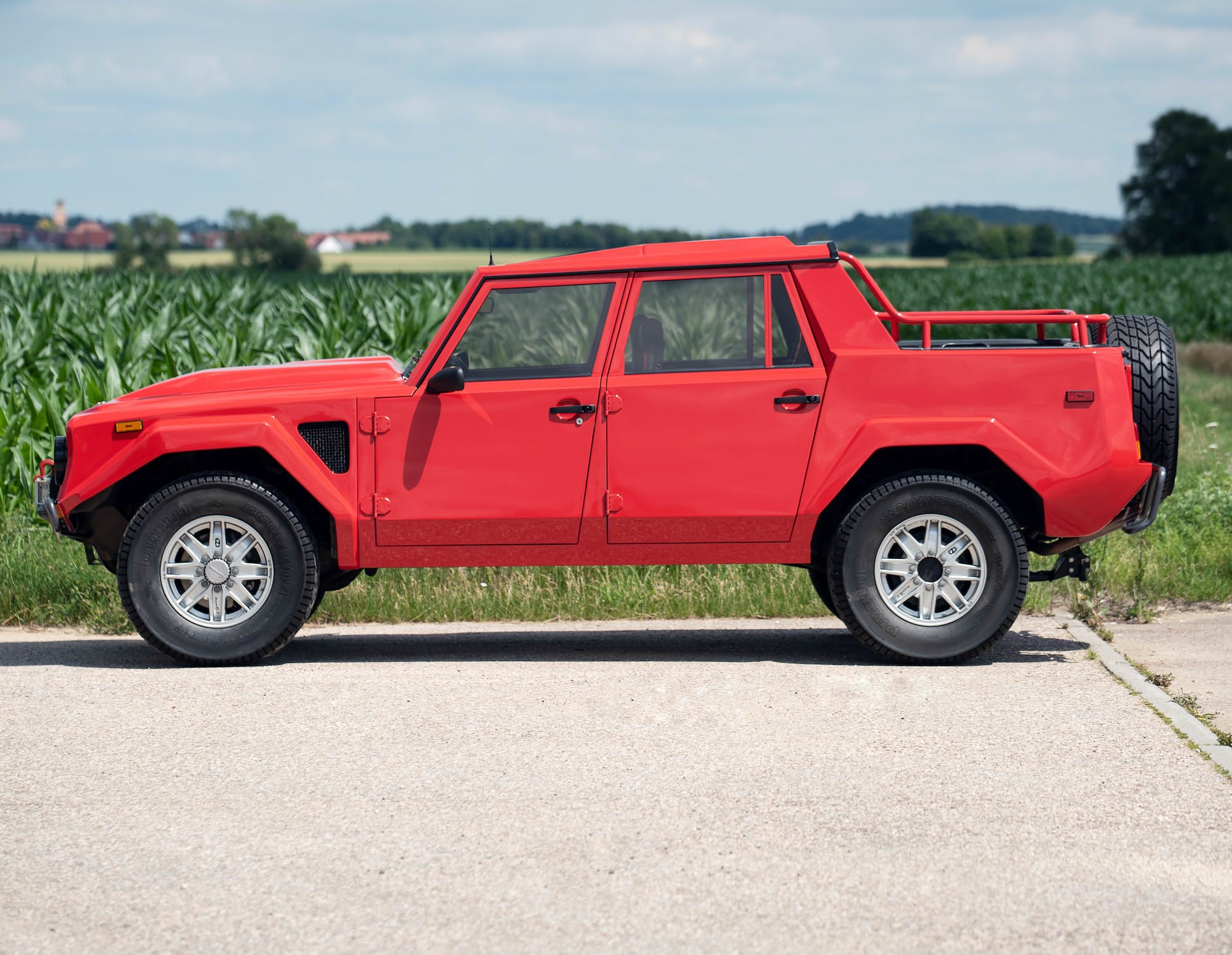 The Mighty Lamborghini LM002 – A Countach V12-Powered Luxury 4x4