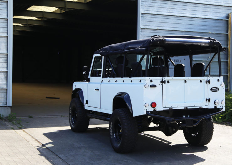 Land Rover Defender 110 V8 3