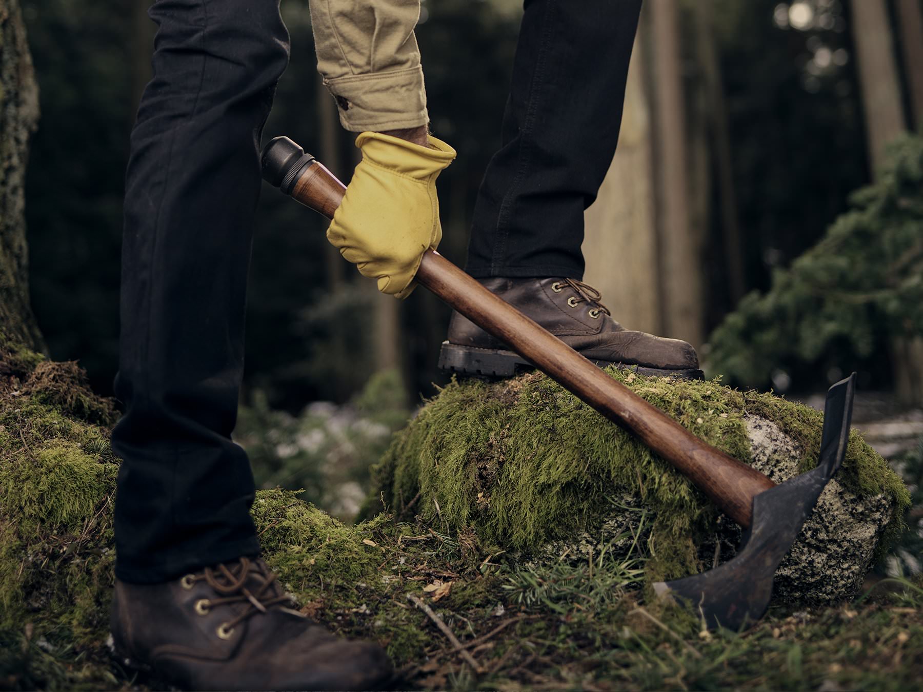 thumbnail image 2 of Barebones Pulaski Axe - 3lb High Carbon Steel Splitting Axe With Hickory Handle & Sheath 2 of 5