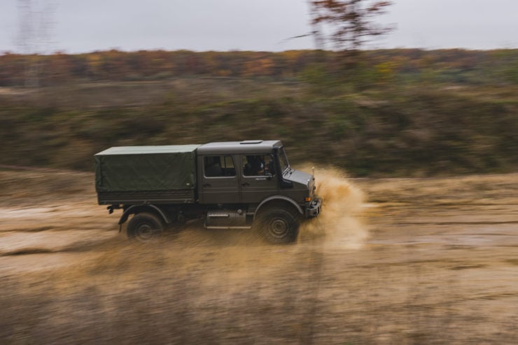 Unimog 437 Driving