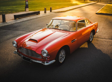 Aston Martin DB4
