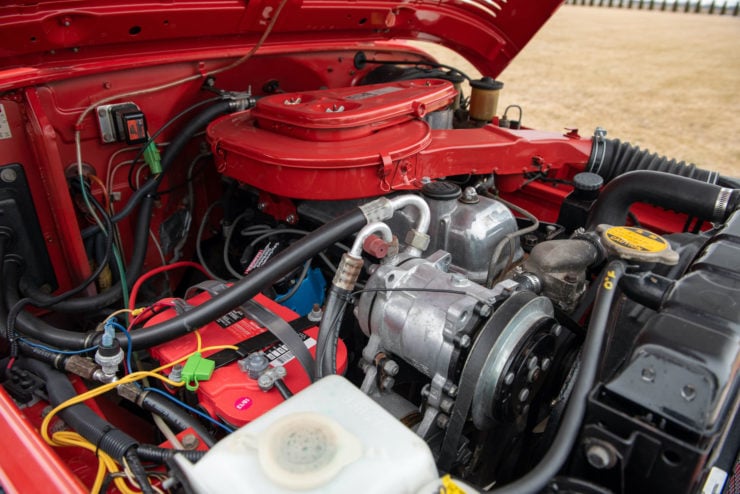 Toyota FJ40 Land Cruiser Engine 2