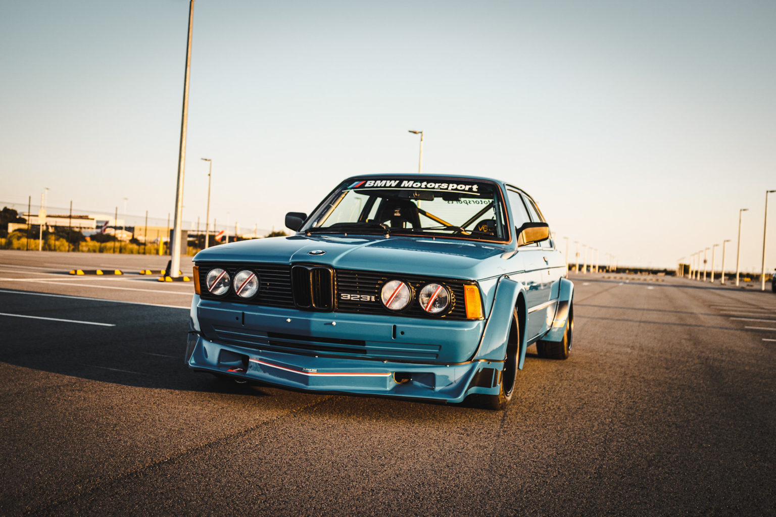 BMW E21 Racer – An Australian-Built Asphalt Weapon