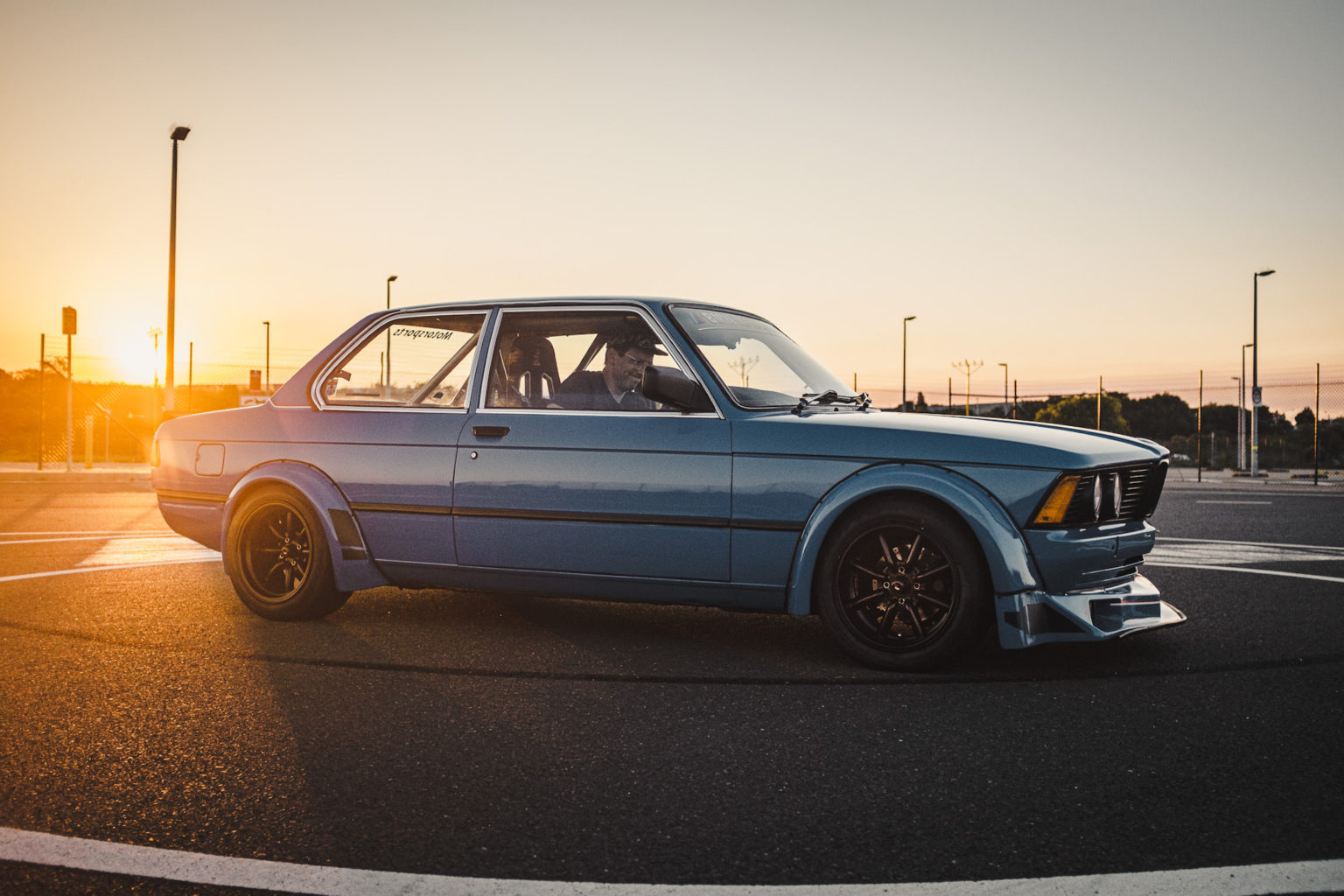 BMW E21 Racer – An Australian-Built Asphalt Weapon